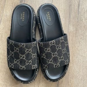 Authentic Gucci slides size 39